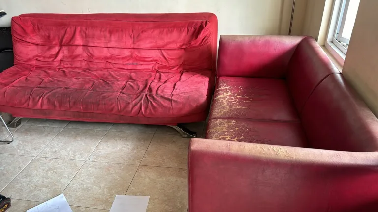 sofa yang akan di servis